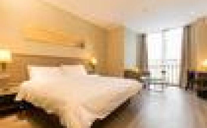 Home Inn Plus Wuhan Hankou Railway Station Houhu Central Hospital