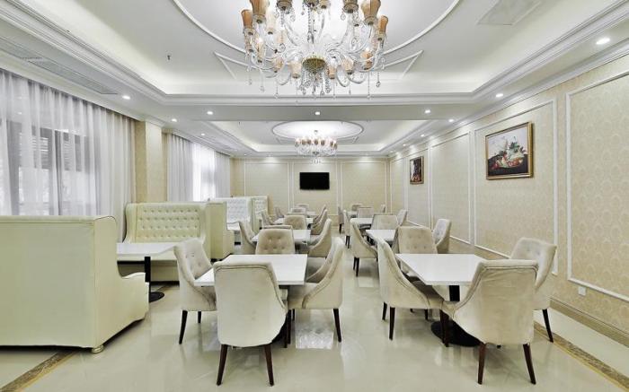 Vienna Hotel Wuhan University of Technology Nanhu Wenzhi Street Metro Station