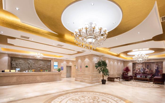 Vienna Hotel Wuhan Jiangxia Zhifang Street Metro Station