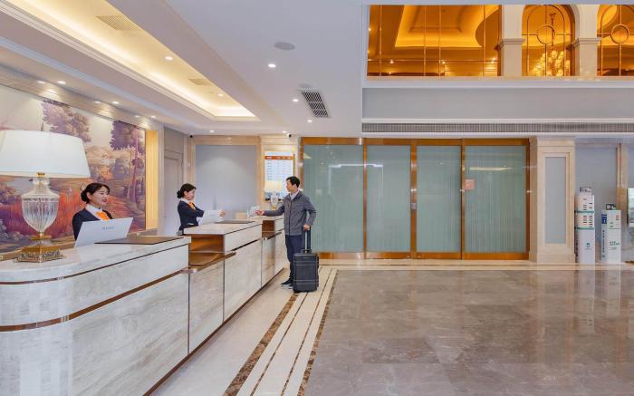 Vienna Hotel Jingzhou Development Zone Olympic Sports Center