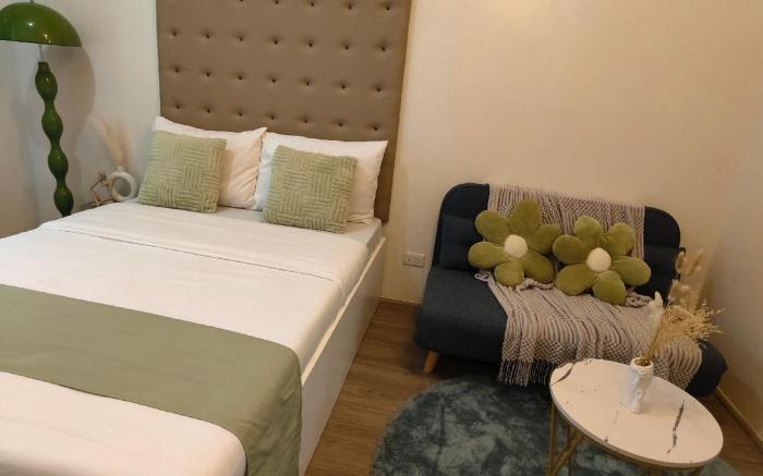 The Median Condominium near it park