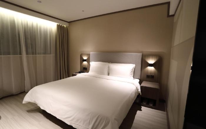 Home Inn Neo Ningbo Bund Bridge Metro Station Raffles City Plaza