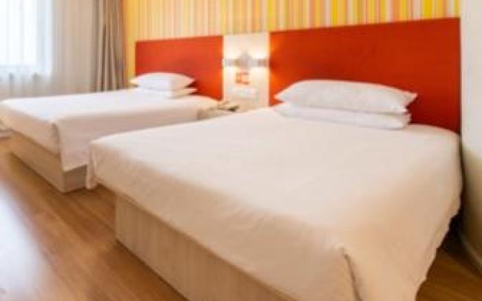 Home Inn Dalian Zhuanghe Times Square Qiansheng Department Store