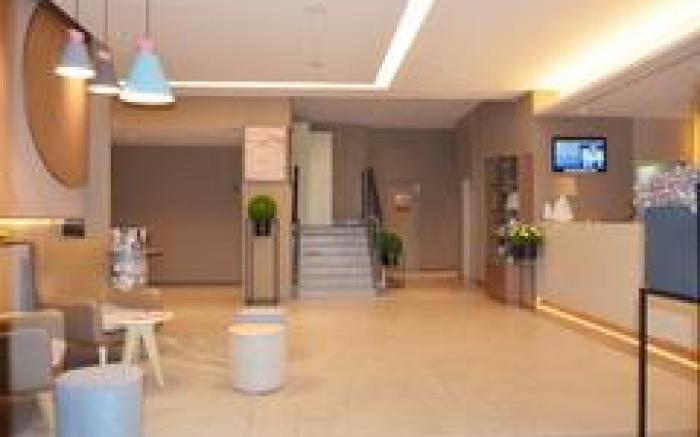 Home Inn Neo Urumqi Beijing South Road Railway Bureau Metro Station