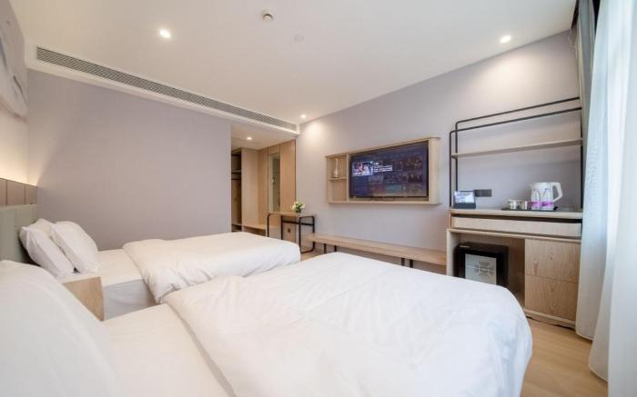 Weiting Hotel - Shanghai Bailian Zhonghuan Shopping Plaza Zhenguang Road Subway Station