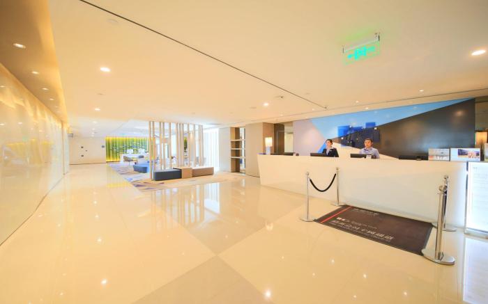 Holiday Inn Express Yingkou Onelong Plaza By IHG