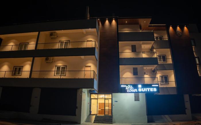 Sun Suites - Spacious Newly Built - Luxurious