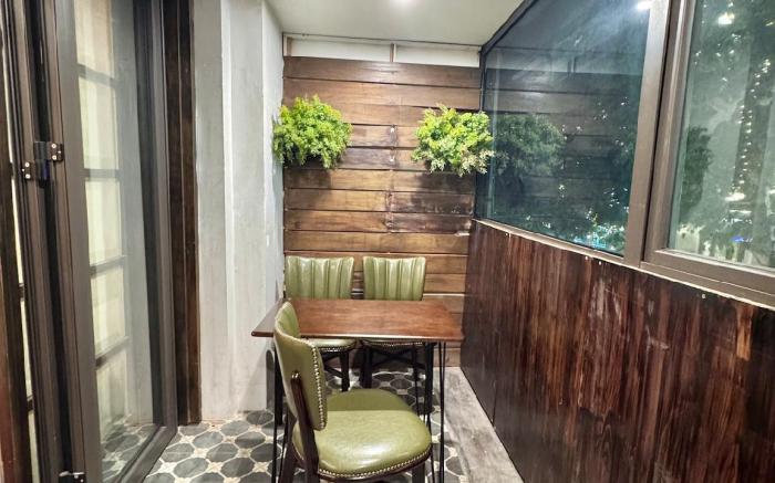 Sure Home/1 BR/Next to Hoan Kiem Lake/City view