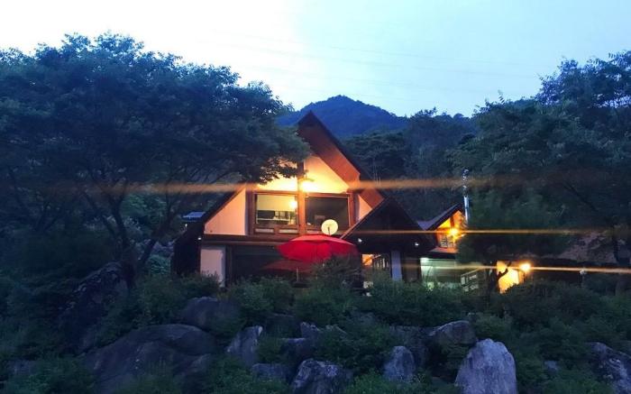Woohyang Gallery Pension