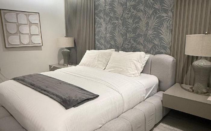 Room and Hall 4