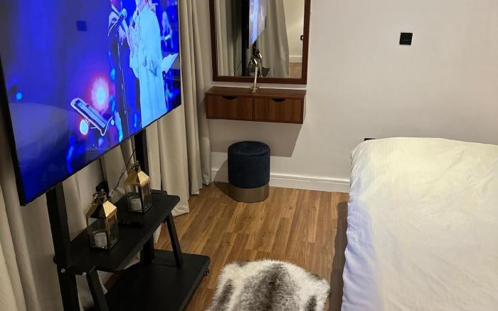 Alnarjes Studio with Master Bed