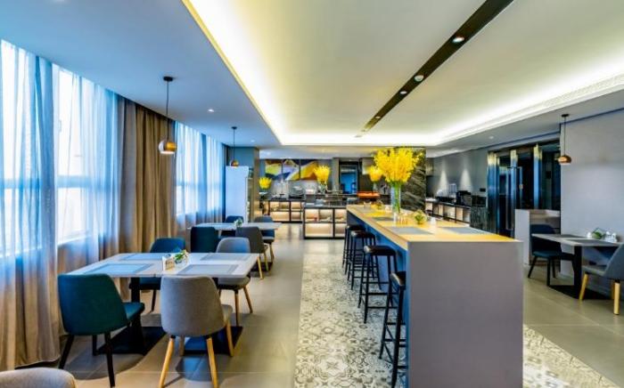 Home Inn Style Urumqi Xinbeiyuanchun Pingchuan Road Metro Station