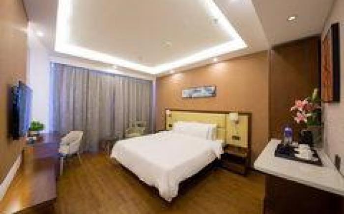 Ease Hotel Yingkou City Central Hospital