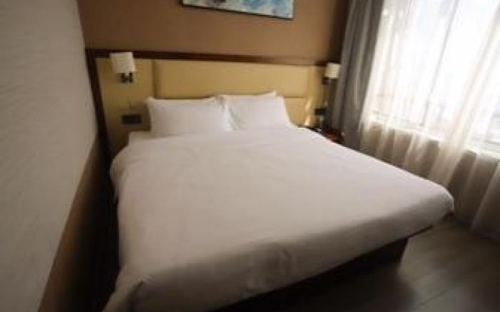 Ease Hotel Yingkou City Central Hospital