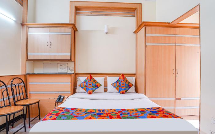 FabHotel ESS Paradise