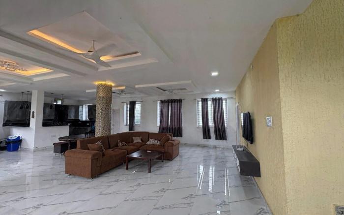 RS Nest Farms 4BHK Villa with Pool by Homeyhuts