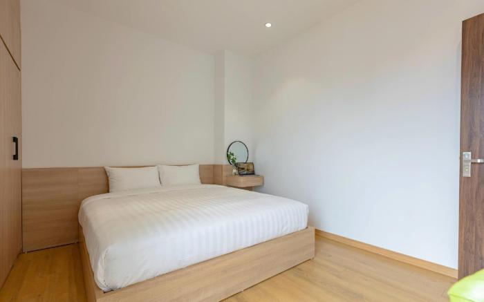 LUMI WEST LAKE APARTMENT