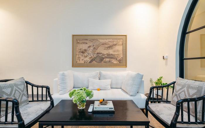 Elegant 3BR Villa – Rooftop & Pool, 8 Min to Beach