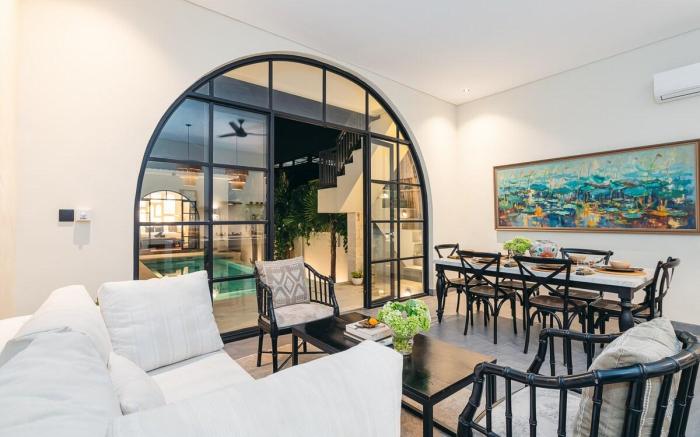Elegant 3BR Villa – Rooftop & Pool, 8 Min to Beach