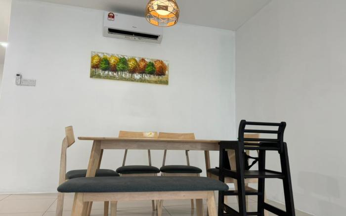 Big Big Big family 4BR side pool view, IPOH