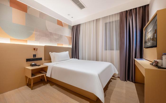 Elong ME Hotel Shanghai Lujiazui Financial District Beiyangjing Road Subway Station
