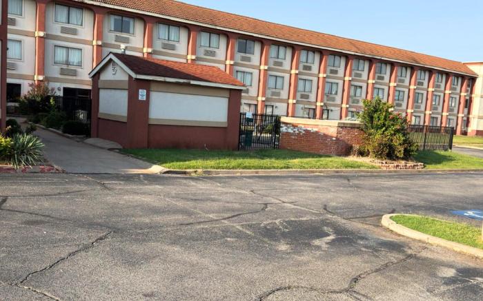 Coratel Inn & Suites by Jasper Santa Fe OKC