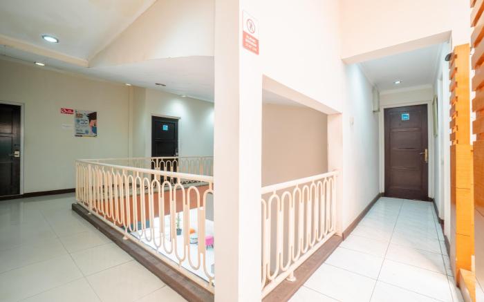 Rehat at Hotel 10 Buah Batu