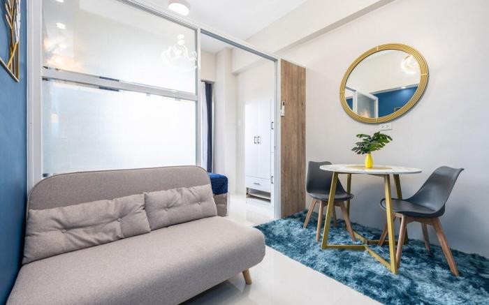 Minimalist Studio w/ Balcony & Relaxing Ambiance