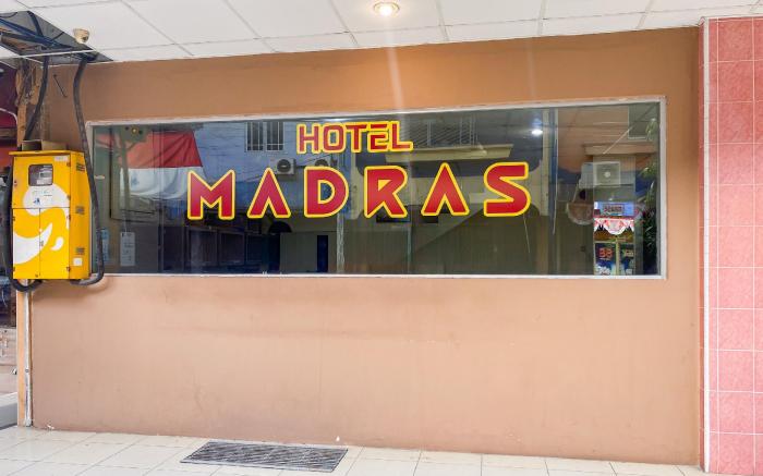 RedDoorz @ Madras Hotel Batam