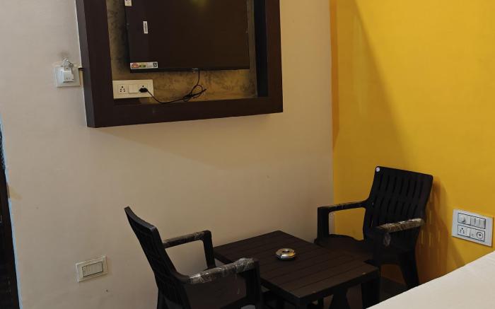 HOTEL R INN