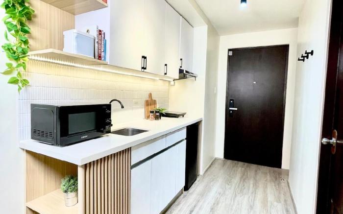 Cloud Nine w Balcony Near IT Park Pool WiFi