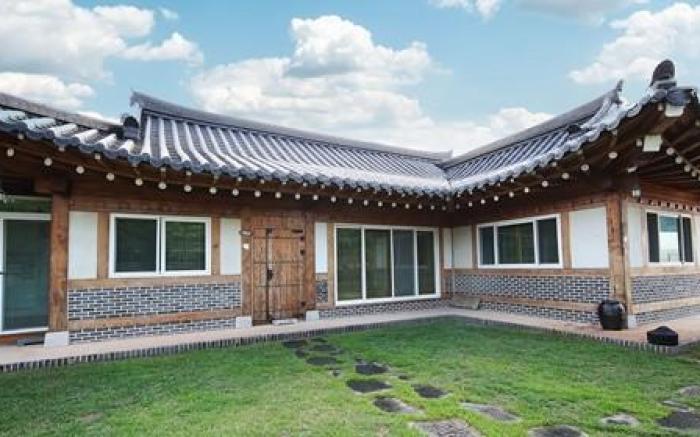 Hanokchon Sinseon Village Pension