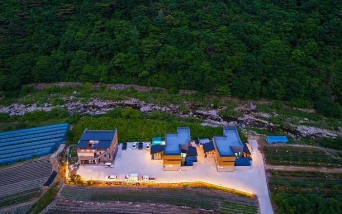 Muju Pool Villa Yellowstone