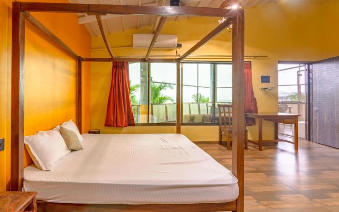 Waterfront Villa By Bigfoot Stay