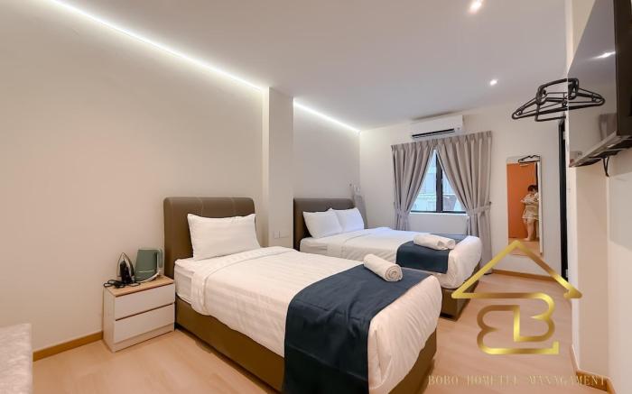 Private Triple Room @ Ipoh Town Bathroom, TV &Wifi