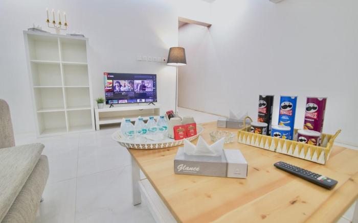 ِApartment with outdoor seating and self check-in