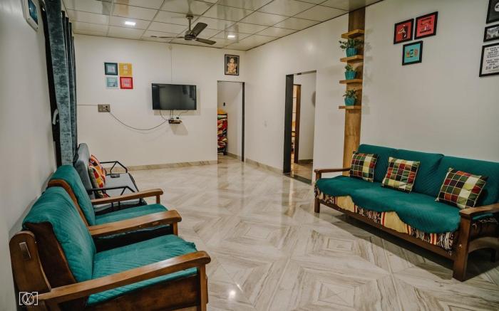 Anand hillside Retreat 3BR Pool Villa by Homeyhuts
