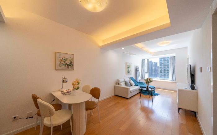 63sqm 1BR Apt Xujiahui City Center Near Bund