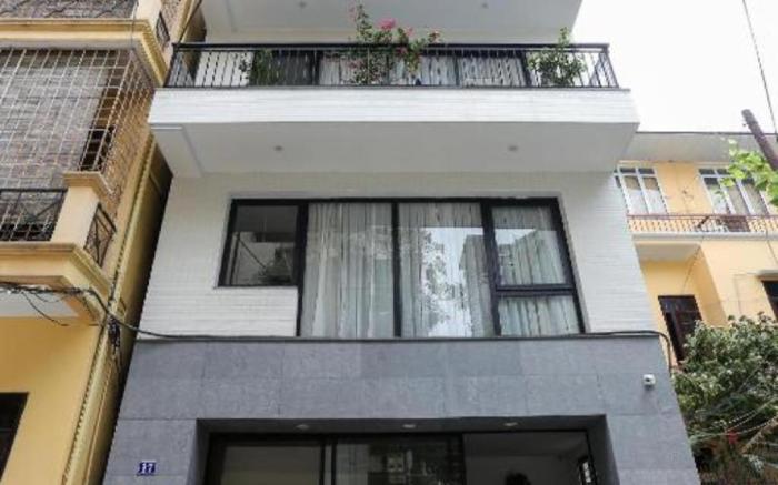 Quiet Hoang Quoc Viet Hotel & apartment