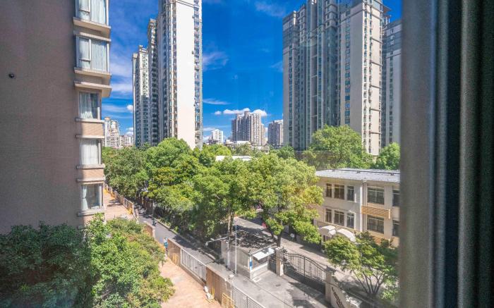 Tyms Modern 2BR 1 Living Room Suite in Xujiahui