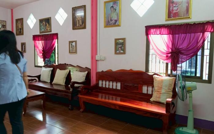 โฮมสเตย์เฮือนมีแฮงบ้านท่าวัดเหนือ    สกลนคร