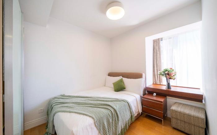 Tyms Elegant 2 Bedroom 1 Living Haven
