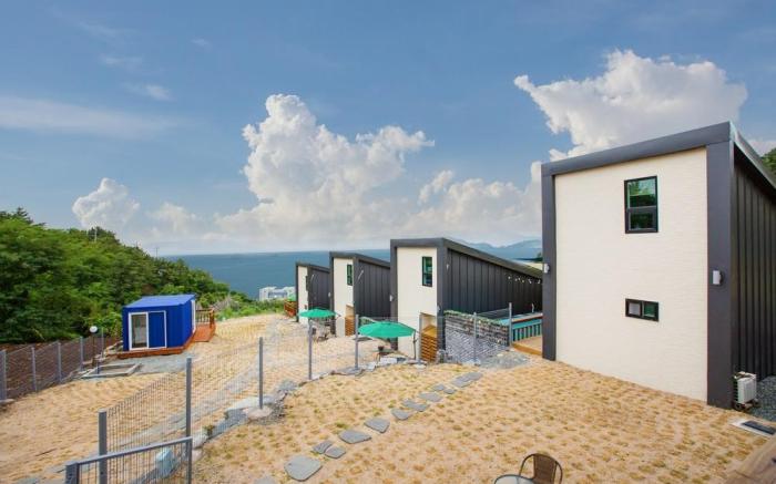 Geoje DogDog Pet Pool Villa Pension