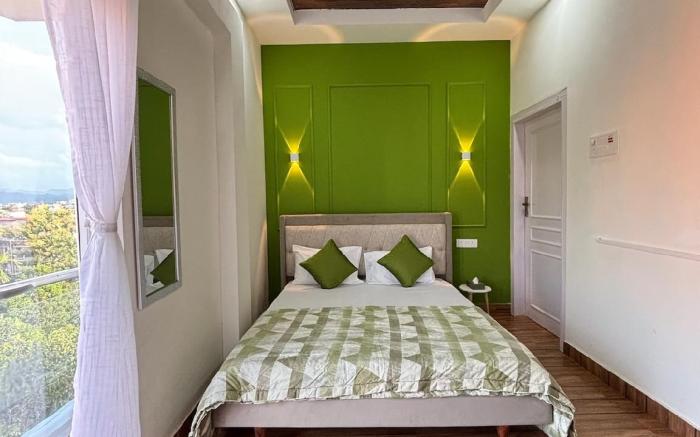 BeauMonde Tiny Studio - Olive