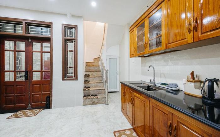 Newhouse|4 bed 5 bath|OldQuarterCenter|NearMarket.