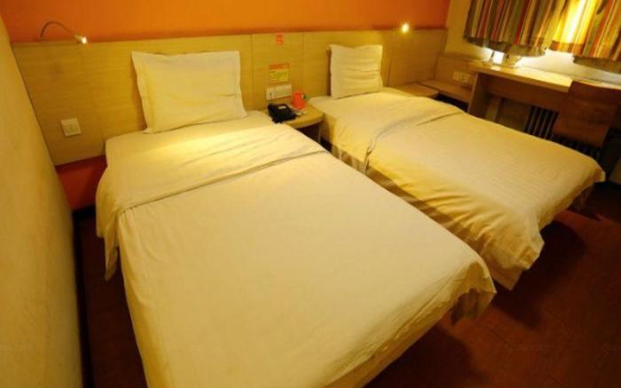 7 Days Inn Jingmen Huyaguan Duodao Wanda Plaza